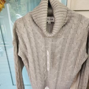 Olive and Oak cropped cowl neck sweater sz M NEW